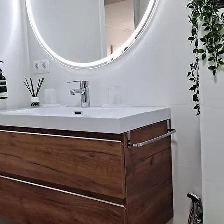 Ll Ronda Iv Apartament